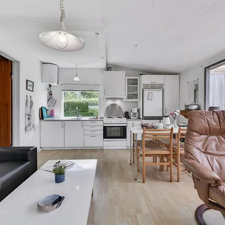 2 Bedroom Beautiful In Hébergement de vacances Broager